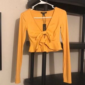 Feisty yellow crop top 😉